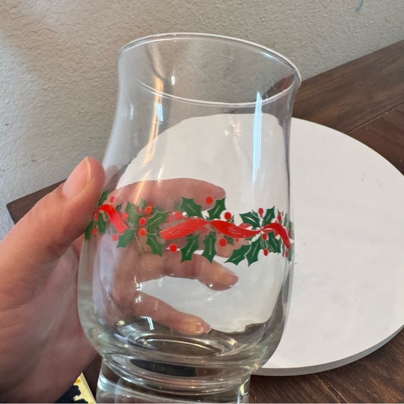 Arby's Holly Berry Glass 5.5" footed Ice Tea Tumbler Christmas Gold Trim - Picture 2 of 4